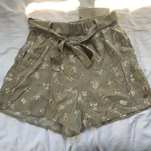 NWT Pull&Bear flowy shorts